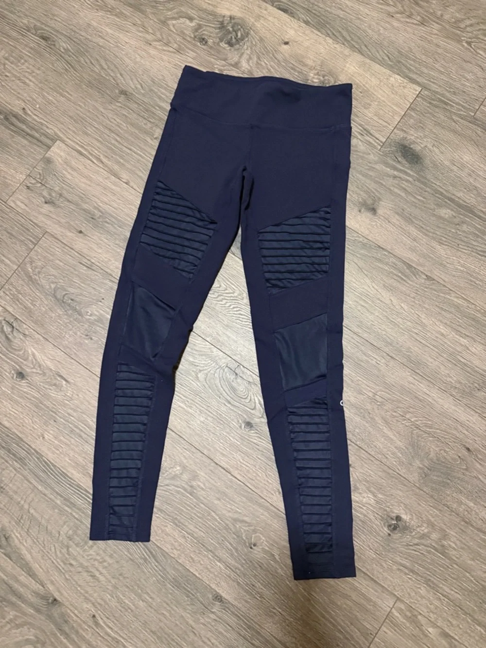 ALO Yoga Navy Blue Accordion Mesh Leggings